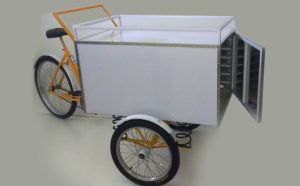 triciclo-de-carga-fechado-com-abertura